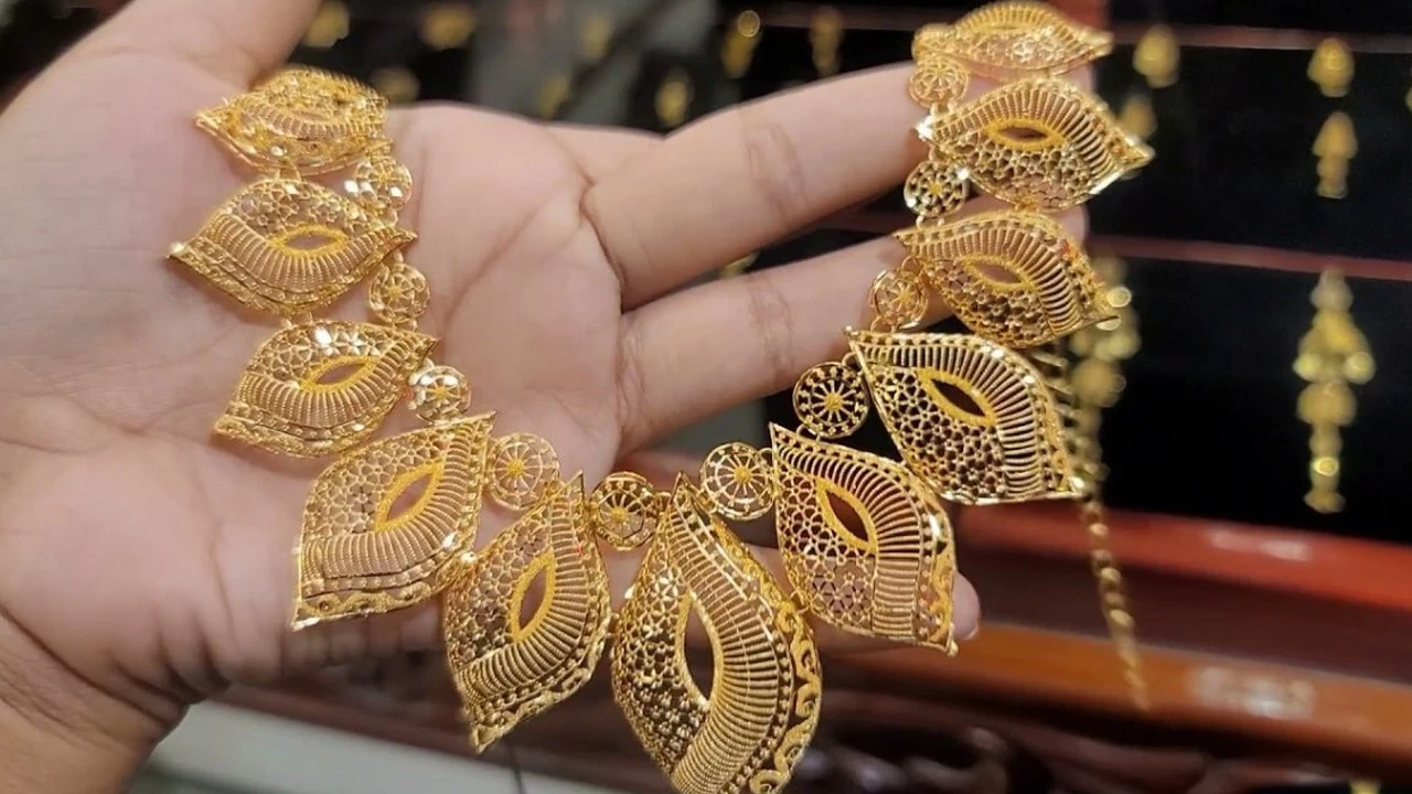 This time, there is a big drop in the price of gold in the domestic market.