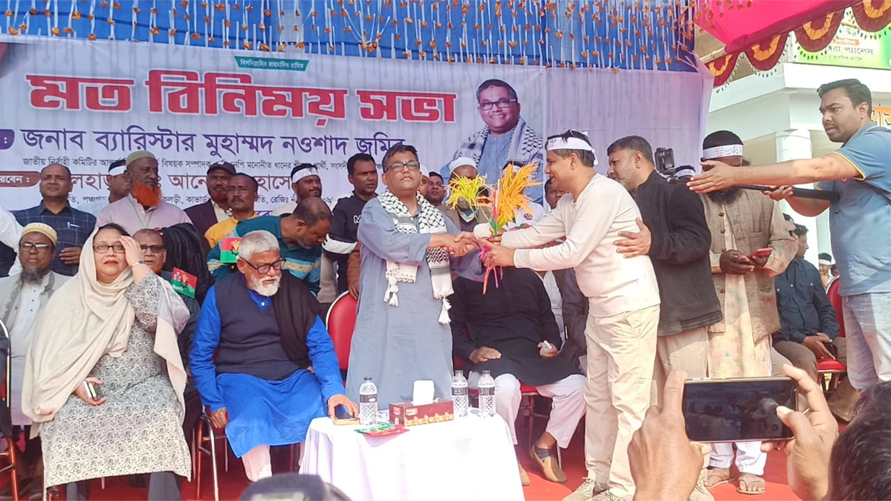 Over 500 transport workers from AL in Panchagarh join BNP